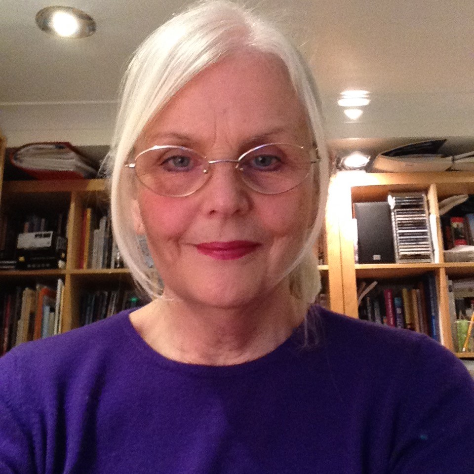 Dr Lindsay M.